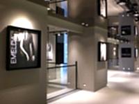 Emelda Deri Mağazası Giriş Katı Dekoru